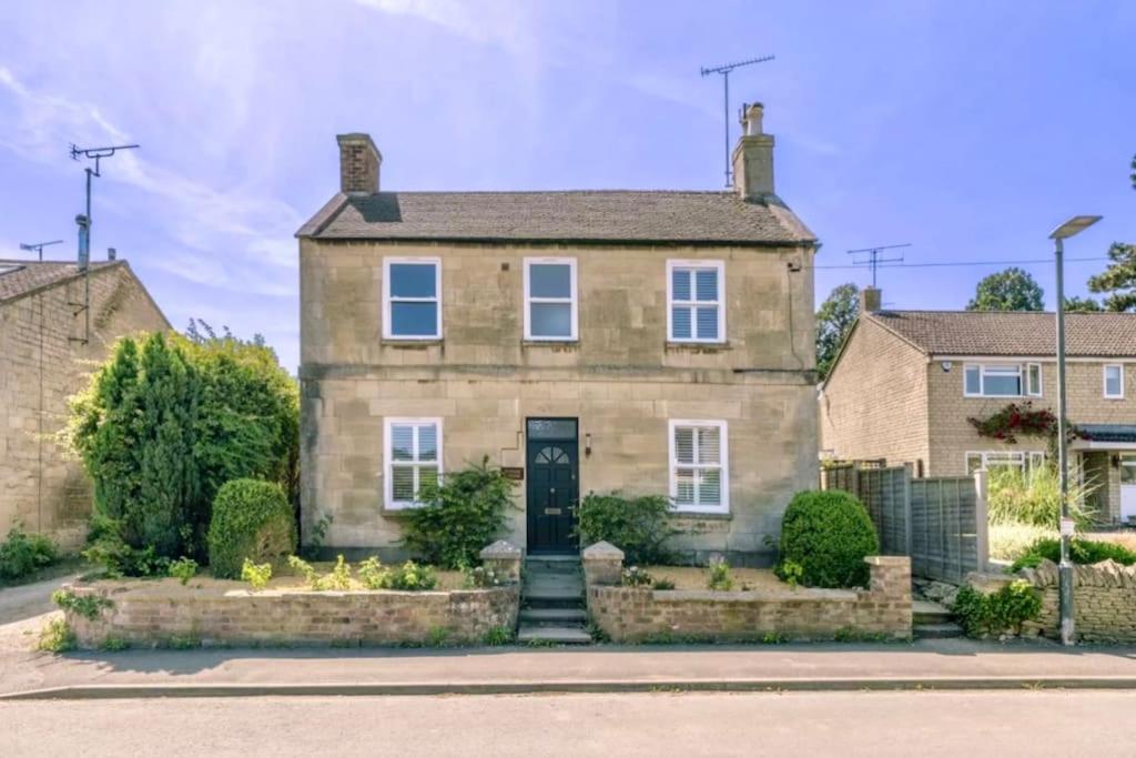Luxury Cotswolds Cottage With Hot Tub وينشكومبي المظهر الخارجي الصورة