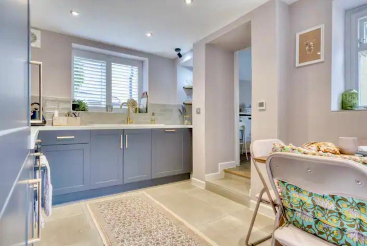 Luxury Cotswolds Cottage With Hot Tub وينشكومبي المظهر الخارجي الصورة
